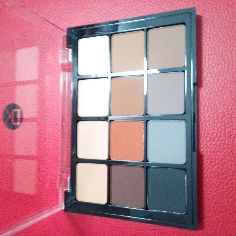 Viseart Professional Eye Shadow Palette - Black
